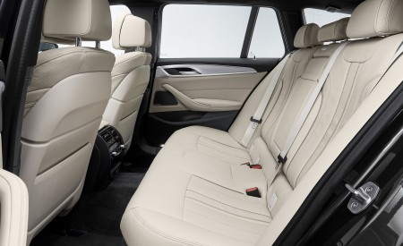 2021 BMW 5 Series Touring Interior Rear Seats Wallpapers 450x275 (39)