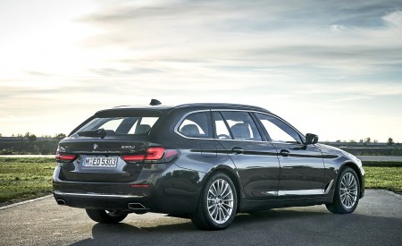2021 BMW 5 Series Touring Rear Three-Quarter Wallpapers  450x275 (71)