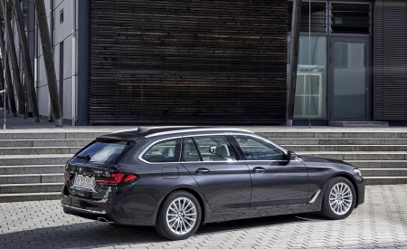 2021 BMW 5 Series Touring Rear Three-Quarter Wallpapers  450x275 (62)