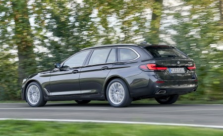 2021 BMW 5 Series Touring Rear Three-Quarter Wallpapers  450x275 (51)