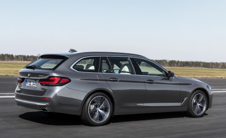 2021 BMW 5 Series Touring Rear Three-Quarter Wallpapers  450x275 (11)