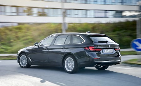 2021 BMW 5 Series Touring Rear Three-Quarter Wallpapers 450x275 (55)