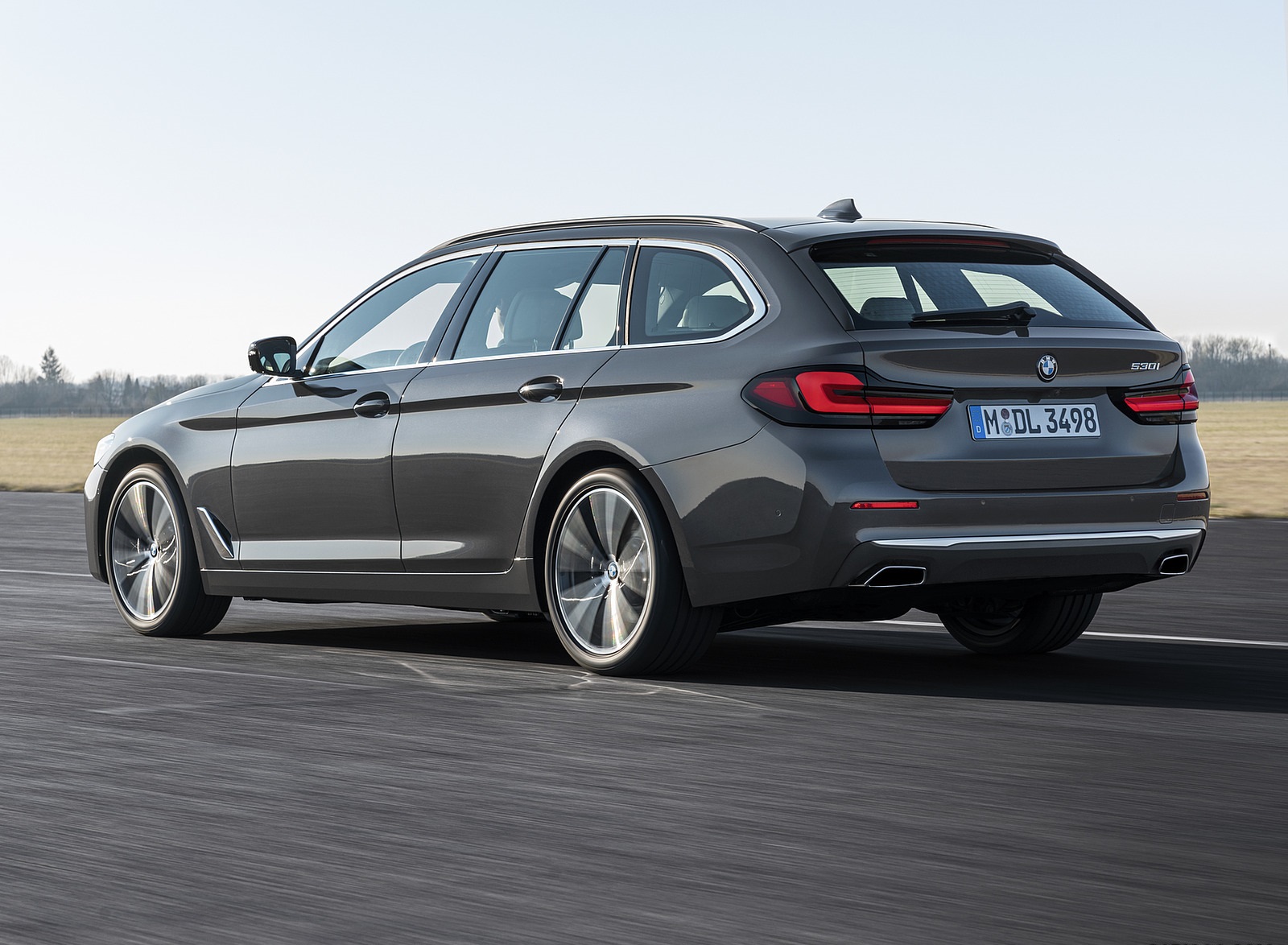 2021 BMW 5 Series Touring Rear Three-Quarter Wallpapers (12)