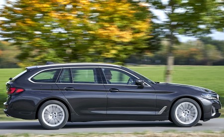 2021 BMW 5 Series Touring Side Wallpapers 450x275 (48)