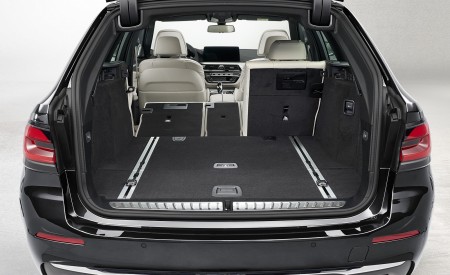 2021 BMW 5 Series Touring Trunk Wallpapers  450x275 (41)