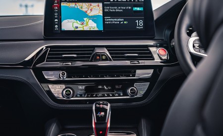 2021 BMW M5 Competition (UK-Spec) Central Console Wallpapers  450x275 (46)