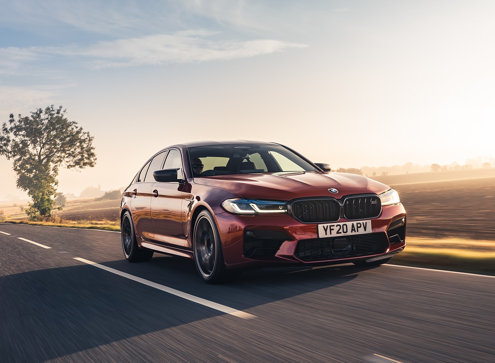 2021 BMW M5 Competition (UK-Spec) Front Three-Quarter Wallpapers  (8)