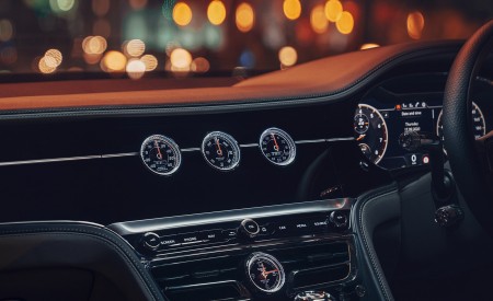 2021 Bentley Flying Spur V8 Central Console Wallpapers  450x275 (34)