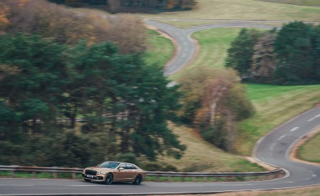 2021 Bentley Flying Spur V8 Front Three-Quarter Wallpapers 450x275 (50)