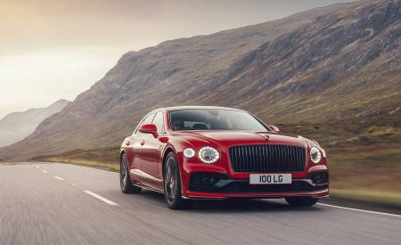 2021 Bentley Flying Spur V8 Front Three-Quarter Wallpapers 450x275 (2)