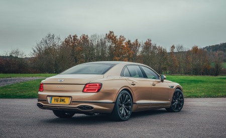 2021 Bentley Flying Spur V8 Rear Three-Quarter Wallpapers 450x275 (61)