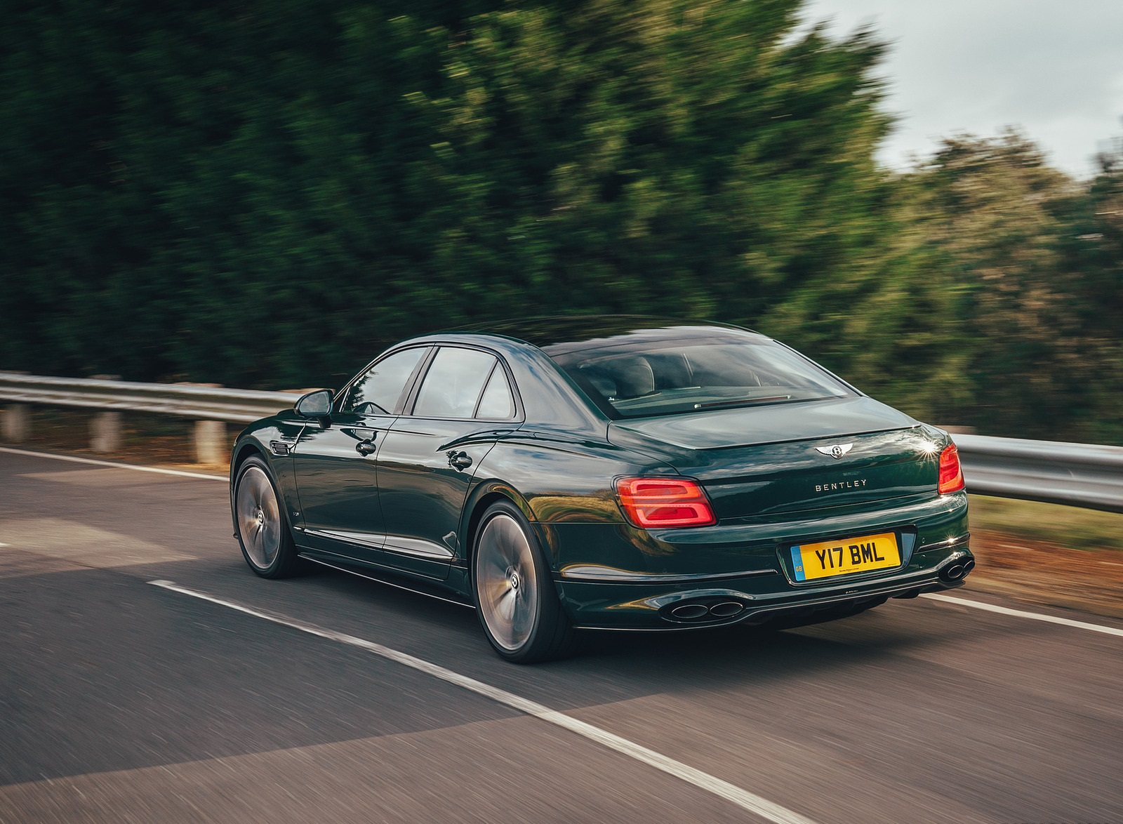 2021 Bentley Flying Spur V8 Rear Three-Quarter Wallpapers  #38 of 91