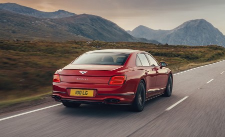 2021 Bentley Flying Spur V8 Rear Three-Quarter Wallpapers 450x275 (9)