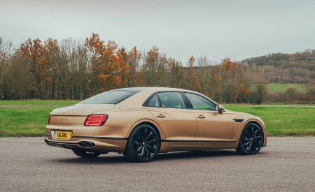 2021 Bentley Flying Spur V8 Rear Three-Quarter Wallpapers 450x275 (62)