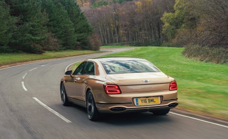 2021 Bentley Flying Spur V8 Rear Three-Quarter Wallpapers 450x275 (55)