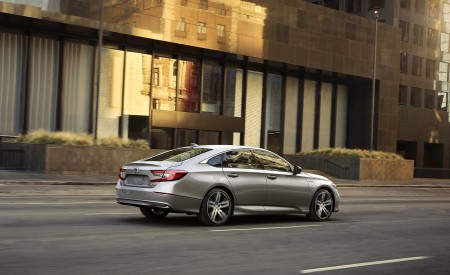 2021 Honda Accord Hybrid Rear Three-Quarter Wallpapers 450x275 (20)