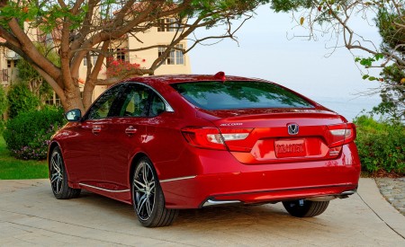2021 Honda Accord Hybrid Rear Three-Quarter Wallpapers 450x275 (8)