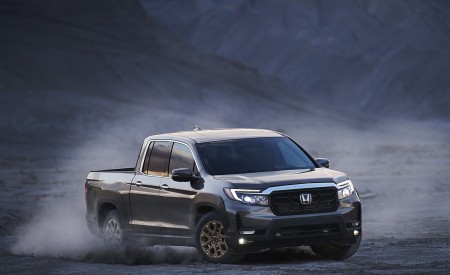 2021 Honda Ridgeline Front Three-Quarter Wallpapers  450x275 (3)