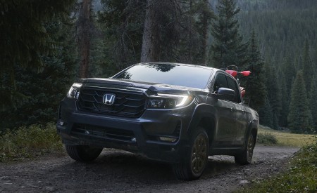 2021 Honda Ridgeline Front Three-Quarter Wallpapers  450x275 (4)
