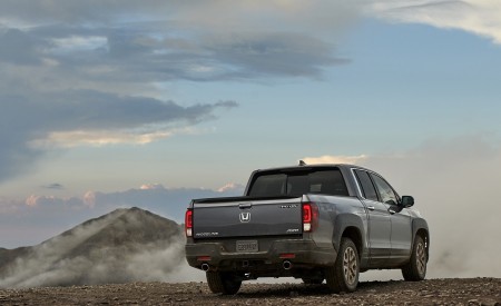 2021 Honda Ridgeline Rear Three-Quarter Wallpapers 450x275 (16)