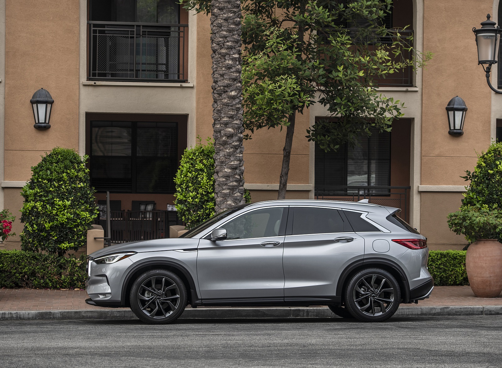 2021 Infiniti QX50 Side Wallpapers  #5 of 47