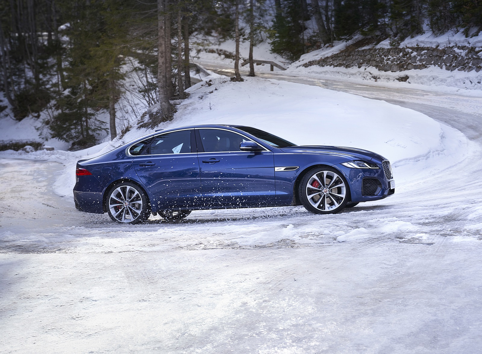 2021 Jaguar XF Side Wallpapers #22 of 59