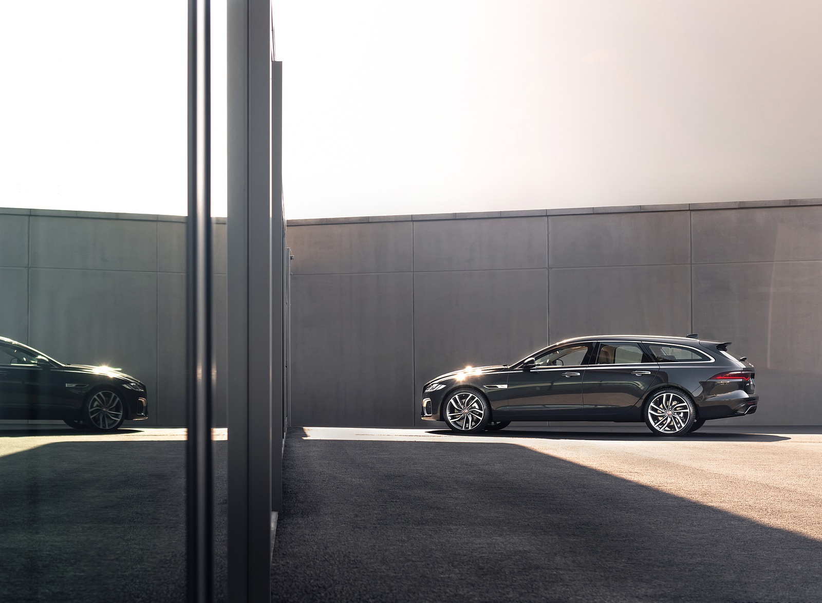 2021 Jaguar XF Sportbrake Side Wallpapers #23 of 50