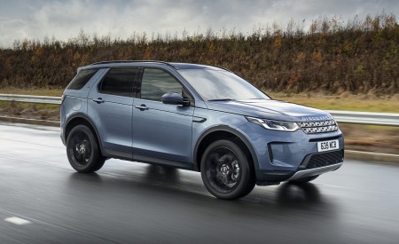 2021 Land Rover Discovery Sport P300e PHEV Front Three-Quarter Wallpapers 450x275 (2)