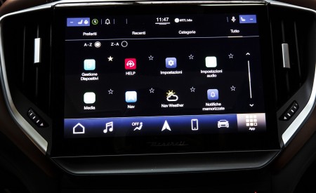 2021 Maserati Ghibli SQ4 GranLusso Central Console Wallpapers  450x275 (18)