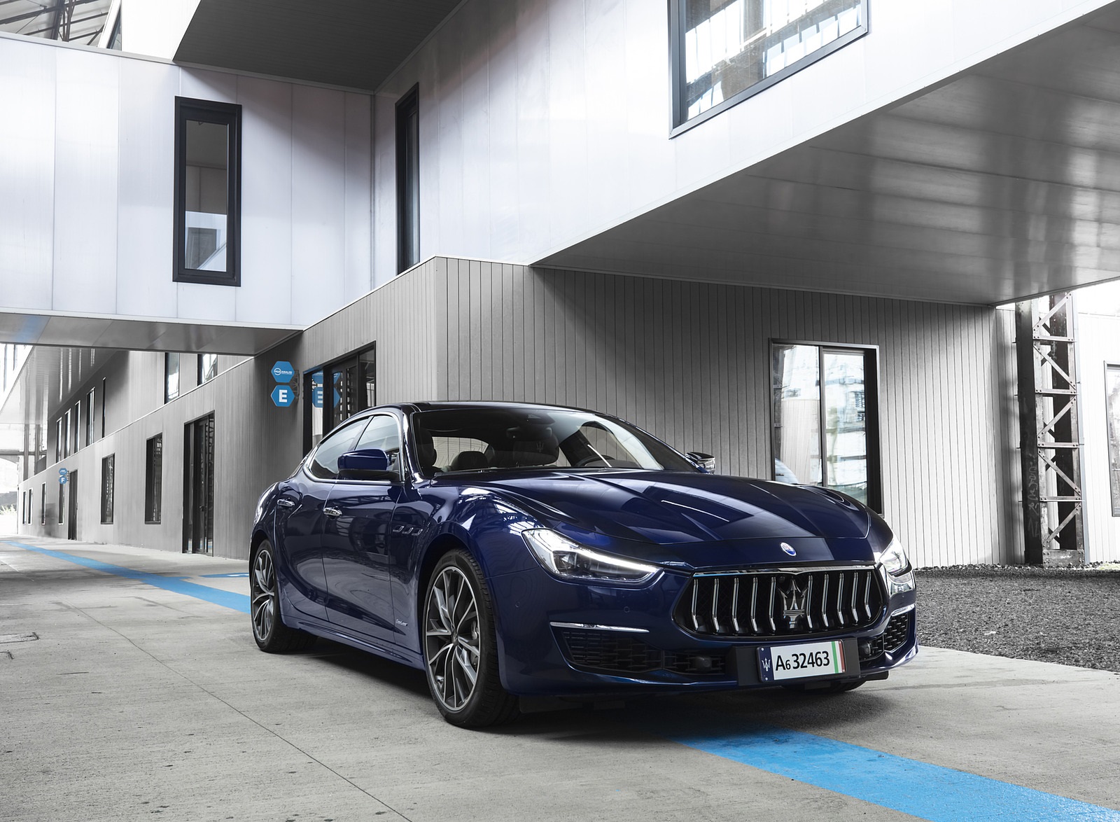 2021 Maserati Ghibli SQ4 GranLusso Front Three-Quarter Wallpapers (14)