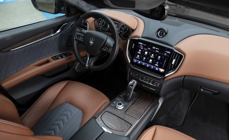 2021 Maserati Ghibli SQ4 GranLusso Interior Wallpapers 450x275 (21)