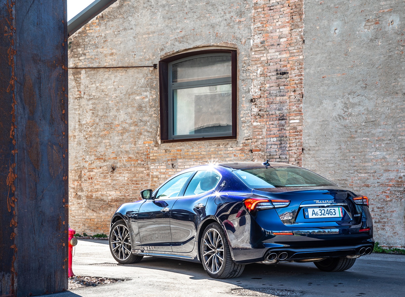 2021 Maserati Ghibli SQ4 GranLusso Rear Three-Quarter Wallpapers (13)