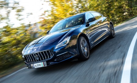 2021 Maserati Quattroporte SQ4 GranLusso Front Three-Quarter Wallpapers 450x275 (5)