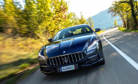 2021 Maserati Quattroporte SQ4 GranLusso Front Wallpapers 450x275 (2)