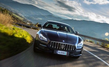 2021 Maserati Quattroporte SQ4 GranLusso Front Wallpapers 450x275 (7)