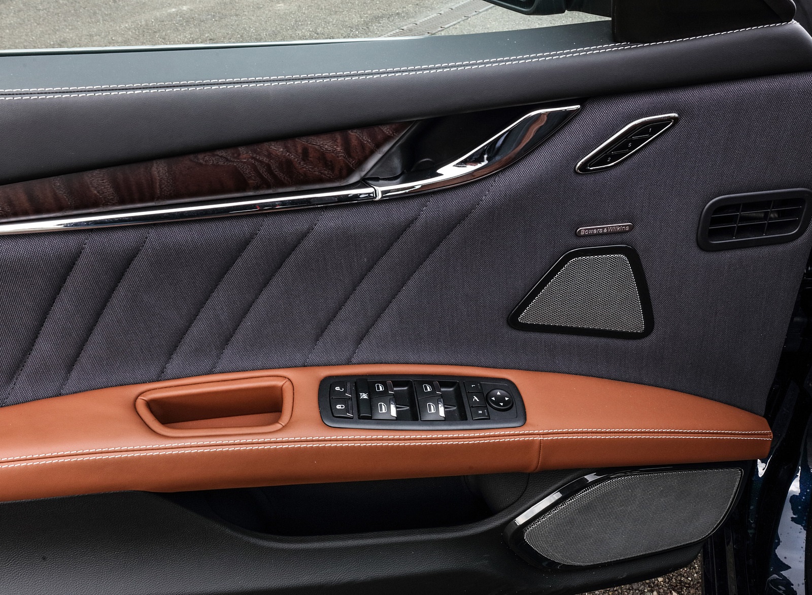 2021 Maserati Quattroporte SQ4 GranLusso Interior Detail Wallpapers (15)