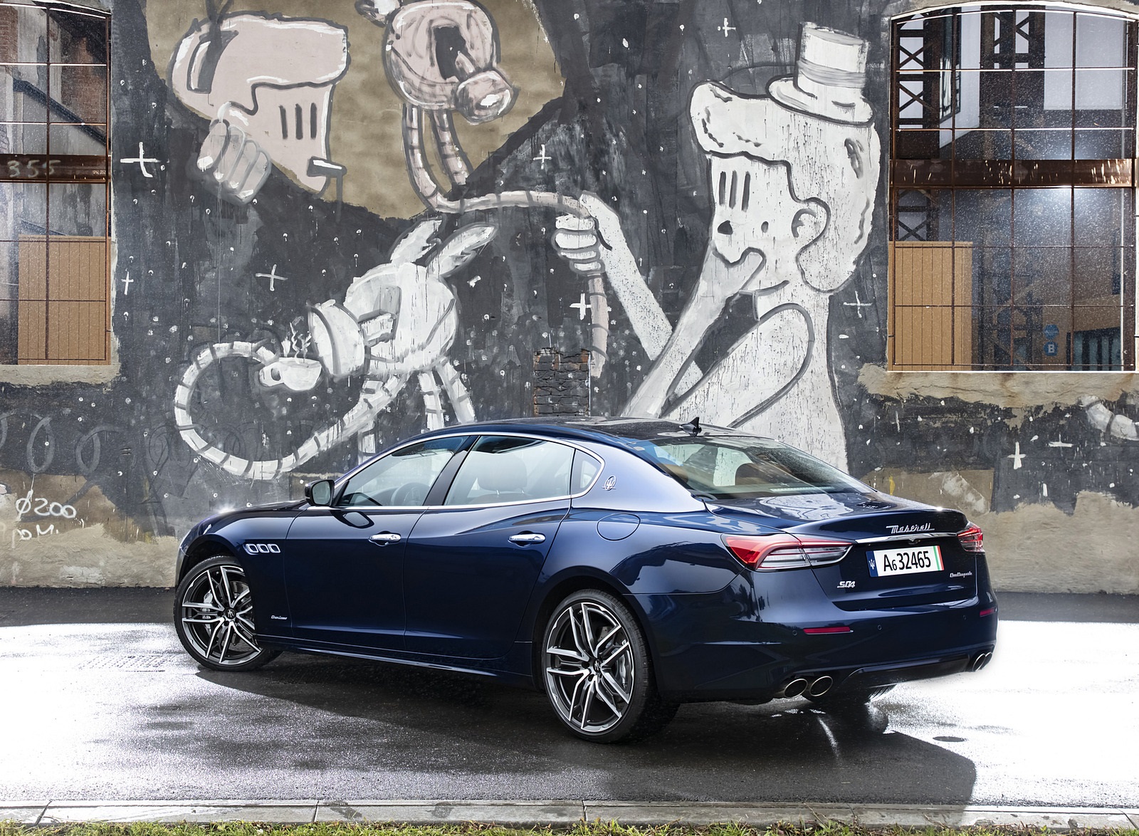 2021 Maserati Quattroporte SQ4 GranLusso Rear Three-Quarter Wallpapers (13)