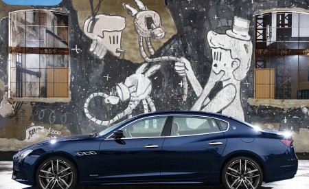 2021 Maserati Quattroporte SQ4 GranLusso Side Wallpapers 450x275 (14)