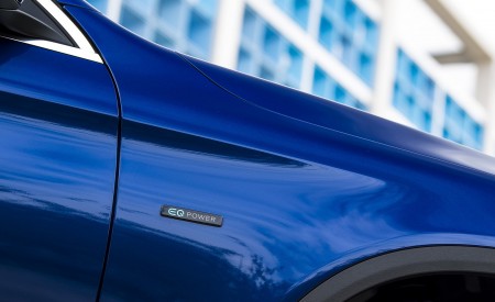 2021 Mercedes-Benz GLC 300 e Plug-In Hybrid (UK-Spec) Detail Wallpapers 450x275 (54)
