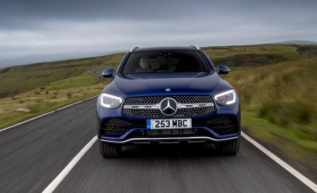 2021 Mercedes-Benz GLC 300 e Plug-In Hybrid (UK-Spec) Front Wallpapers 450x275 (15)