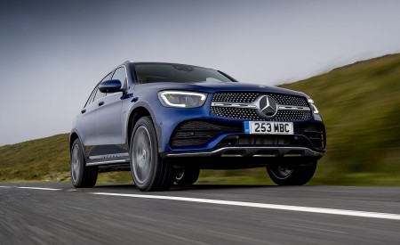 2021 Mercedes-Benz GLC 300 e Plug-In Hybrid (UK-Spec) Front Wallpapers 450x275 (19)