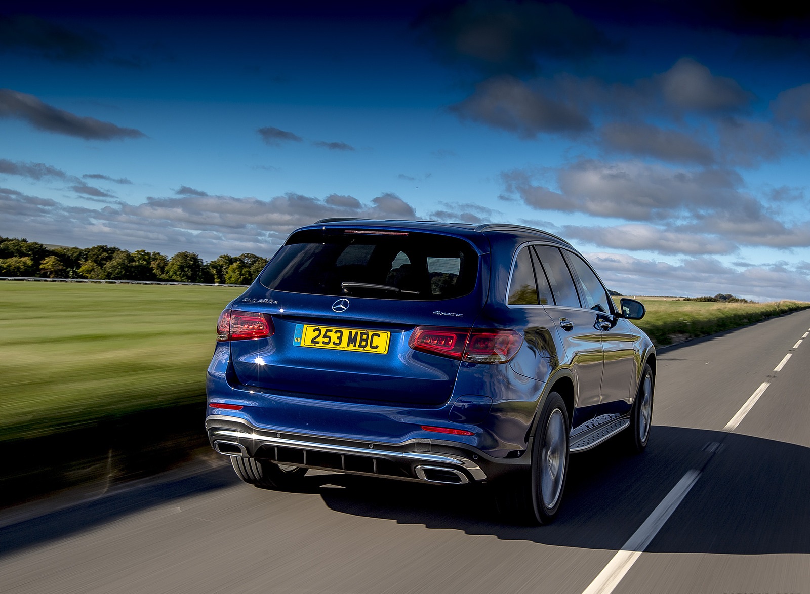 2021 Mercedes-Benz GLC 300 e Plug-In Hybrid (UK-Spec) Rear Wallpapers (12)