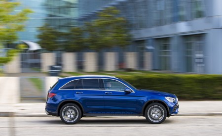 2021 Mercedes-Benz GLC 300 e Plug-In Hybrid (UK-Spec) Side Wallpapers 450x275 (34)