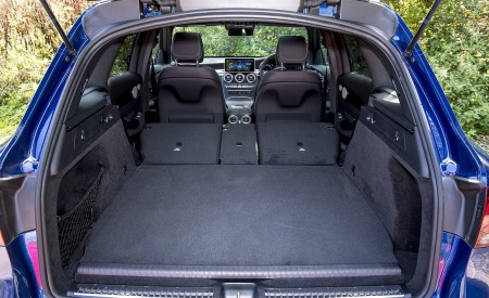 2021 Mercedes-Benz GLC 300 e Plug-In Hybrid (UK-Spec) Trunk Wallpapers 450x275 (81)