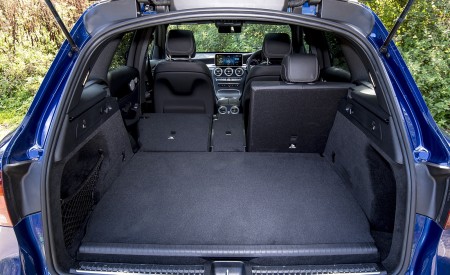 2021 Mercedes-Benz GLC 300 e Plug-In Hybrid (UK-Spec) Trunk Wallpapers 450x275 (82)