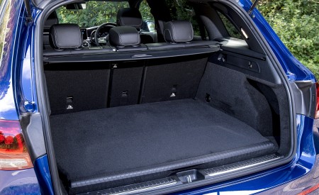 2021 Mercedes-Benz GLC 300 e Plug-In Hybrid (UK-Spec) Trunk Wallpapers 450x275 (83)