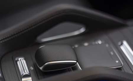 2021 Mercedes-Benz GLE Coupé 400d (UK-Spec) Central Console Wallpapers 450x275 (76)