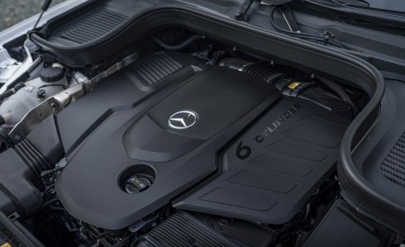 2021 Mercedes-Benz GLE Coupé 400d (UK-Spec) Engine Wallpapers 450x275 (63)