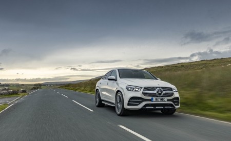 2021 Mercedes-Benz GLE Coupé 400d (UK-Spec) Front Three-Quarter Wallpapers 450x275 (15)