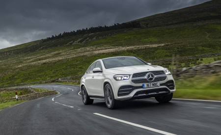 2021 Mercedes-Benz GLE Coupé 400d (UK-Spec) Front Three-Quarter Wallpapers 450x275 (17)